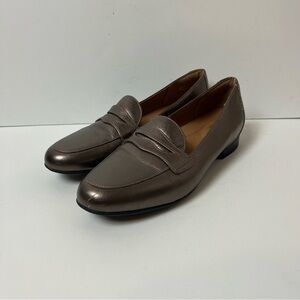 Unstructured by Clarks Pewter Gold Heeled Loafers 9.5